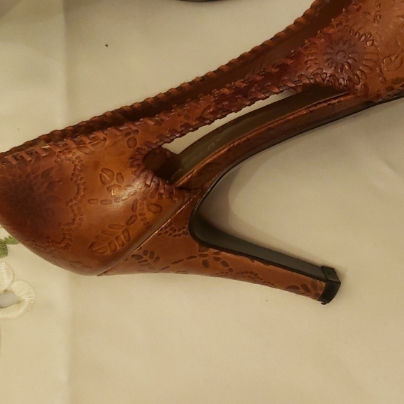 Bcbgirls Heels made in Brazil size 9.5 - Picture 2 of 9